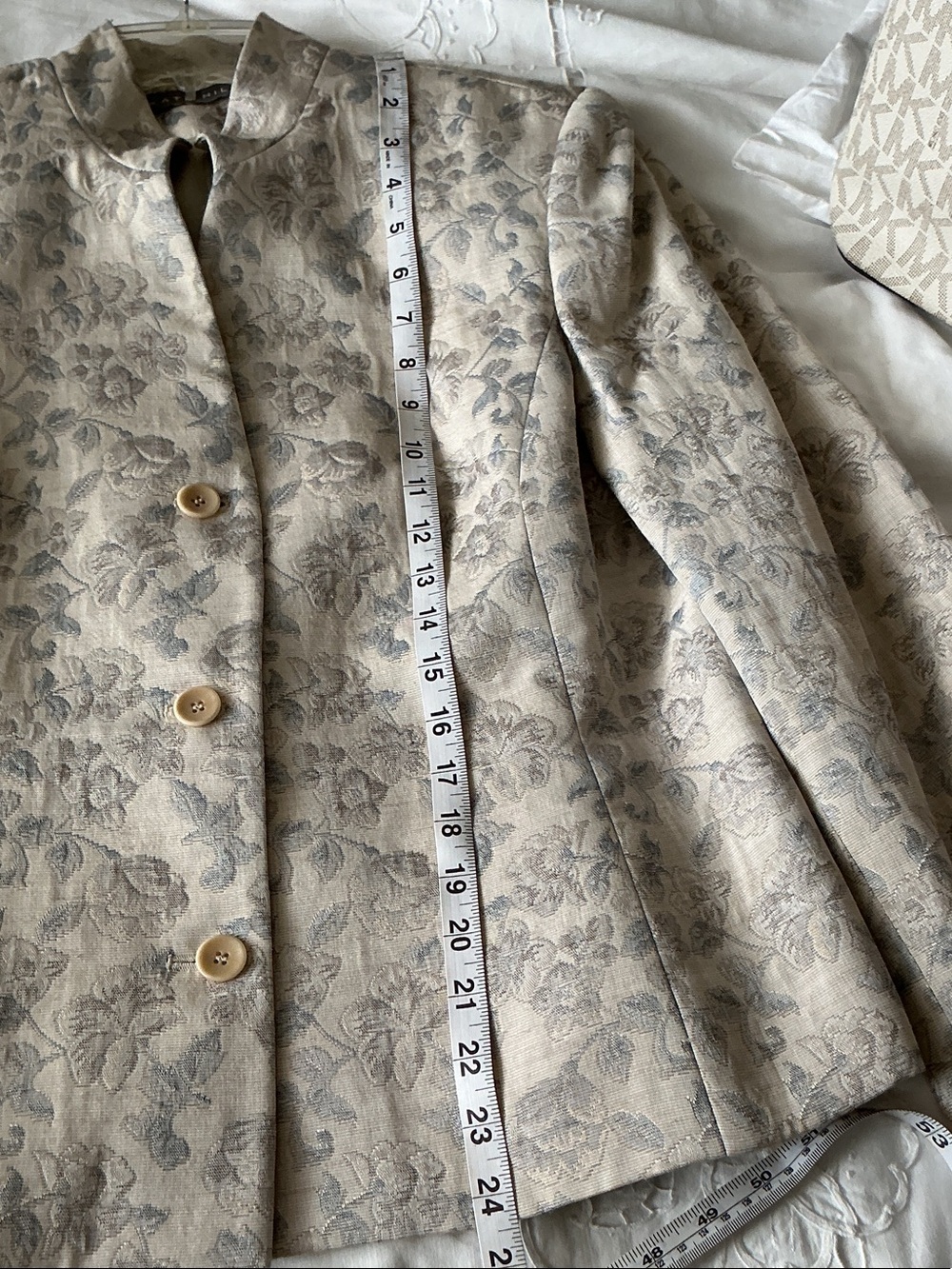 Kate Hill Cream and Light Gray Floral Jacquard Blazer - Picture 4 of 5